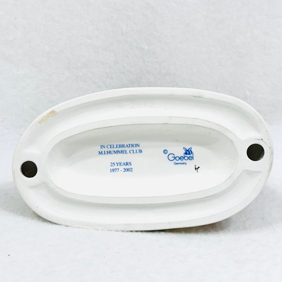 Goebel Hummel #2132 "Camera Ready" 25th Anniversary Edition TMK8 - Picture 15 of 16